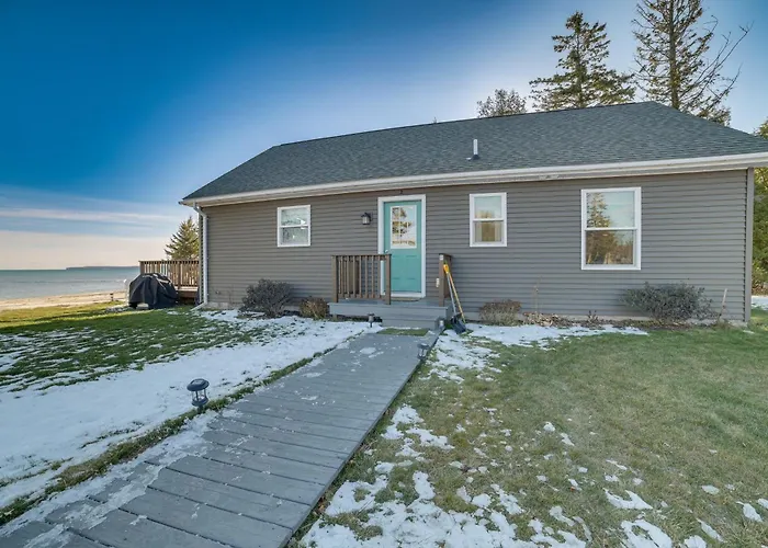St. Ignace Cottage W/ Deck & Beach On Lake Huron!