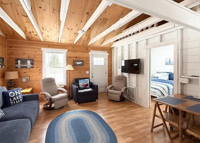 Cozy Cedarville Cottage - Walk To Lake Huron!